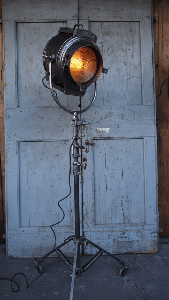 projecteur cinema MCALISTER des studios Hollywood Californie pied tripod – Image 9