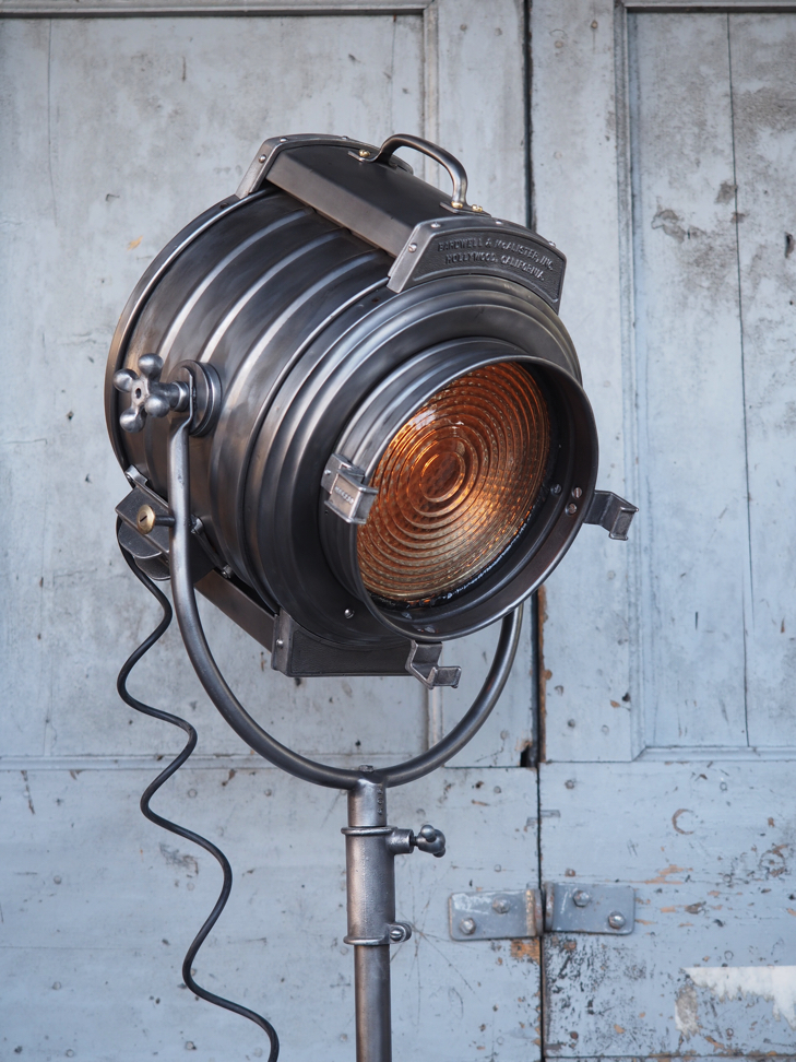 projecteur cinema MCALISTER des studios Hollywood Californie pied tripod – Image 11