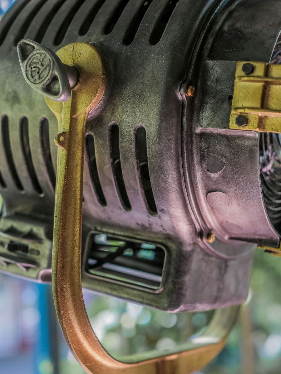 grand projecteur cinema MOLE RICHARDSON studio PINWOOD – Image 12