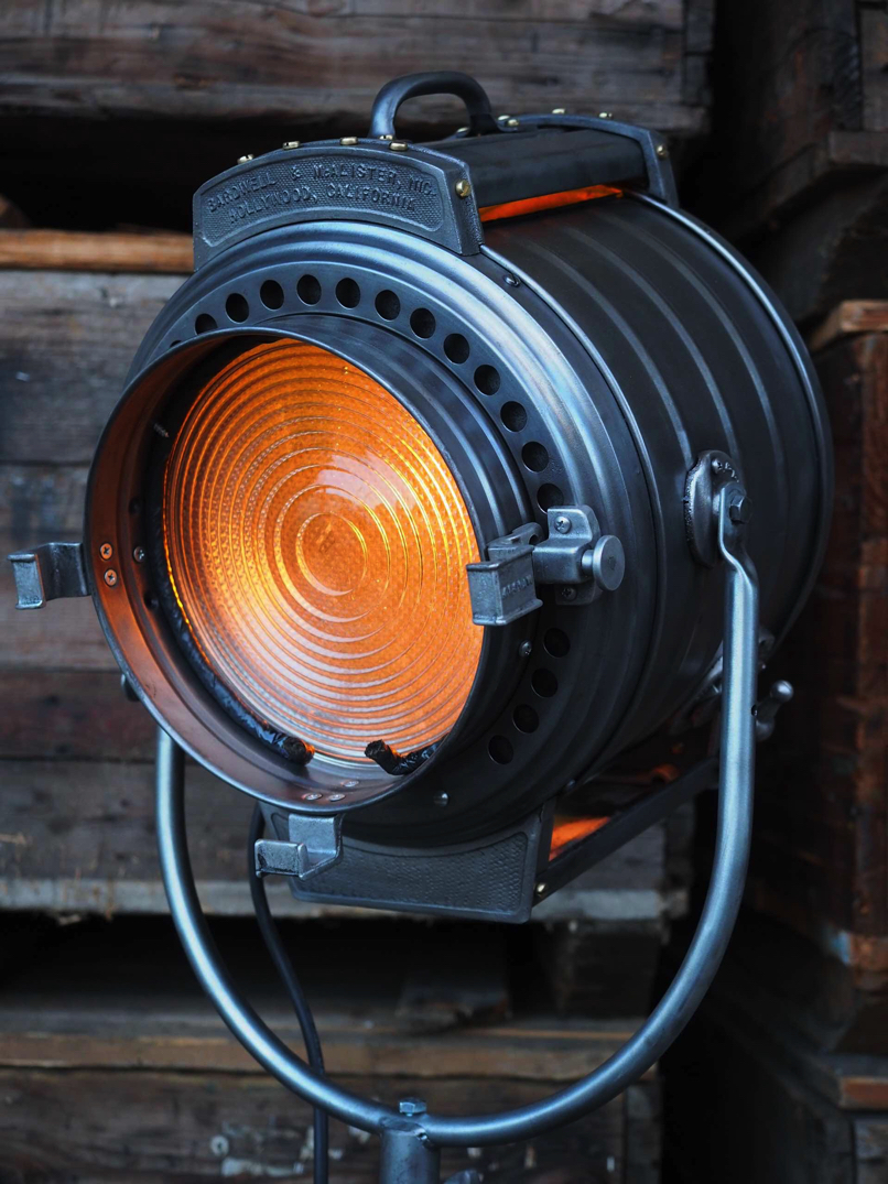 projecteur cinema MCALISTER des studios Hollywood Californie pied tripod – Image 3