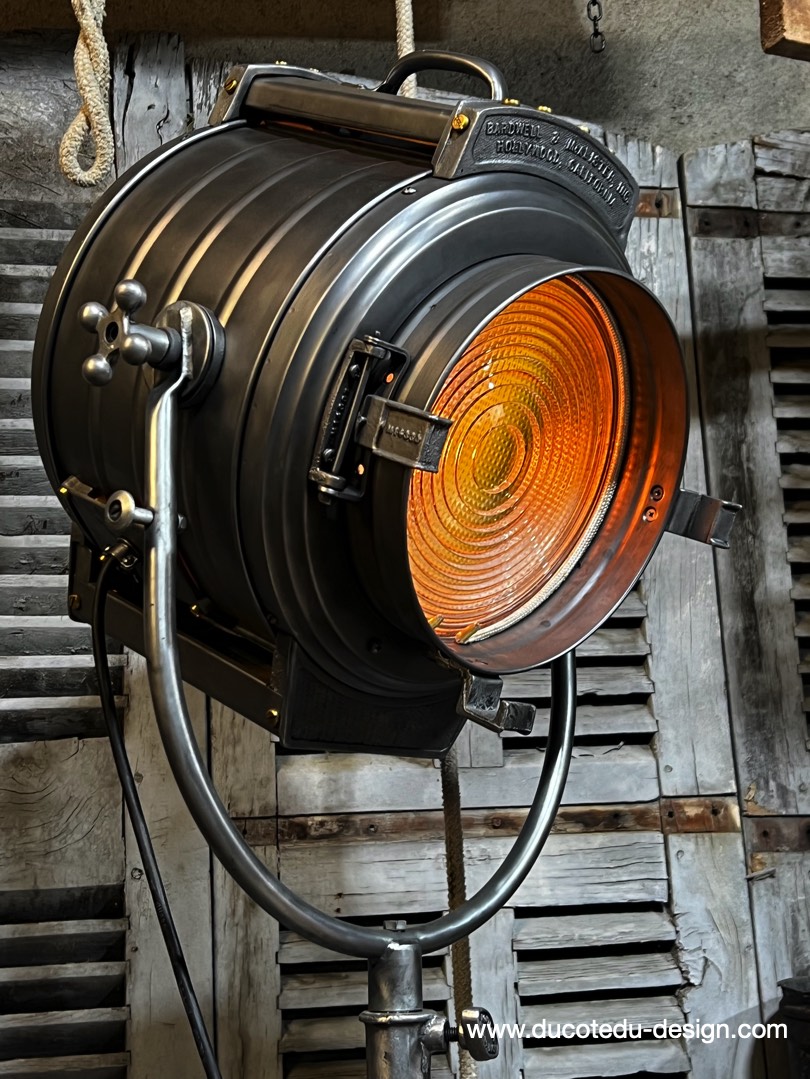 projecteur cinema MCALISTER des studios Hollywood Californie pied cremaillere – Image 10