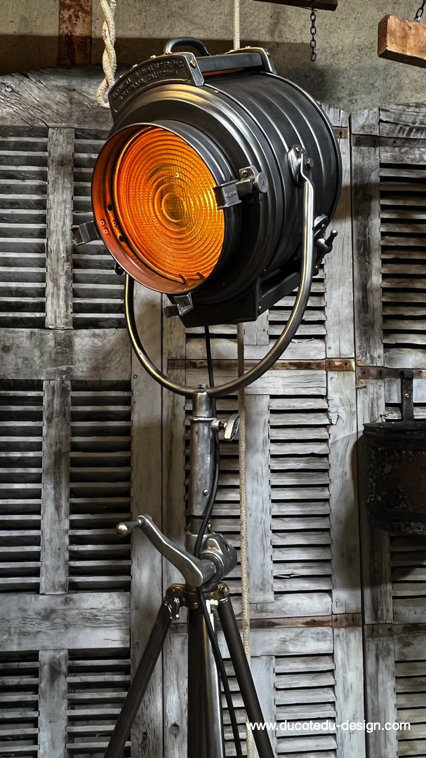 projecteur cinema MCALISTER des studios Hollywood Californie pied cremaillere – Image 3