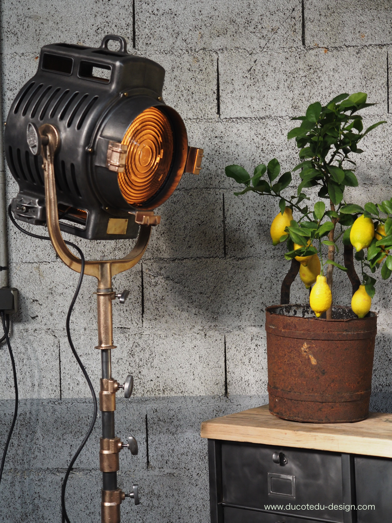 Ancien rare projecteur cinema hollywood Richardson 1930/40 pied cinema roulette – Image 4