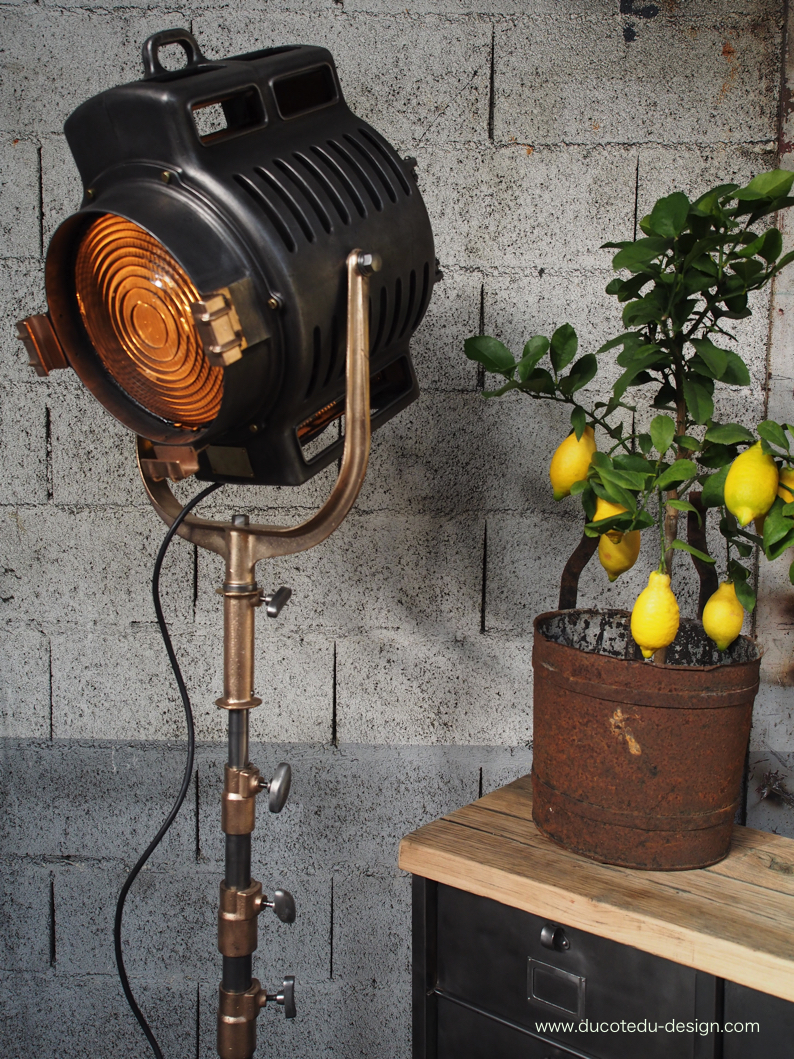 Ancien rare projecteur cinema hollywood Richardson 1930/40 pied cinema roulette – Image 23