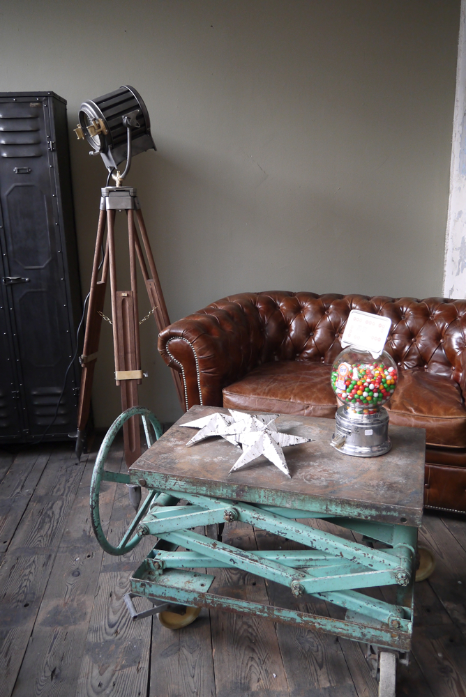 Ancienne table elevatrice d'atelier console ou table basse patine d'origine – Image 13