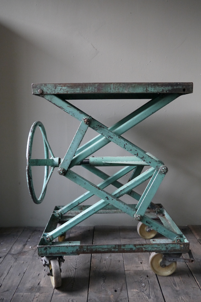 Ancienne table elevatrice d'atelier console ou table basse patine d'origine – Image 14