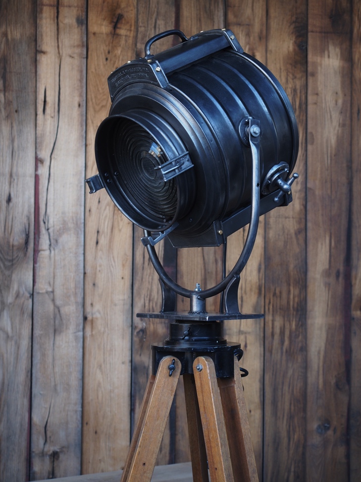 projecteur cinema MCALISTER des studios Hollywood Californie pied bois – Image 4