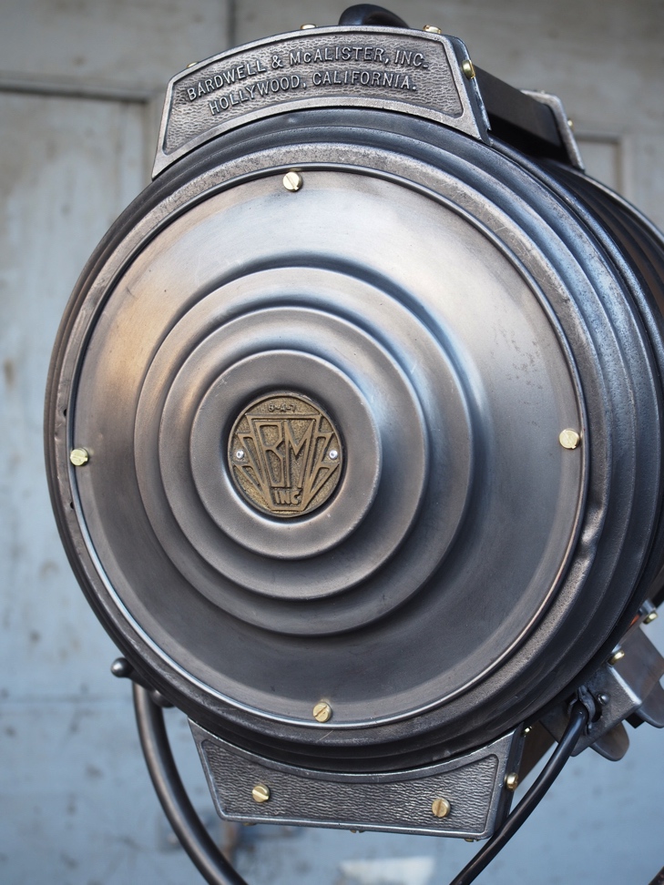 projecteur cinema MCALISTER des studios Hollywood Californie pied bois – Image 13