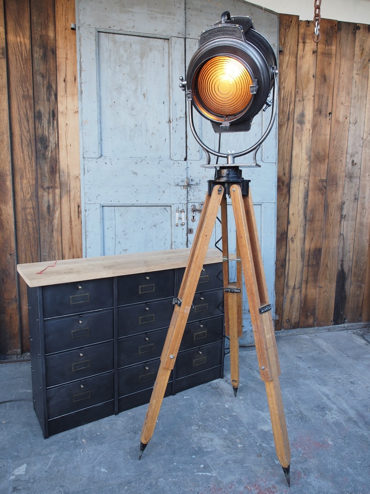 projecteur cinema MCALISTER des studios Hollywood Californie pied bois – Image 19