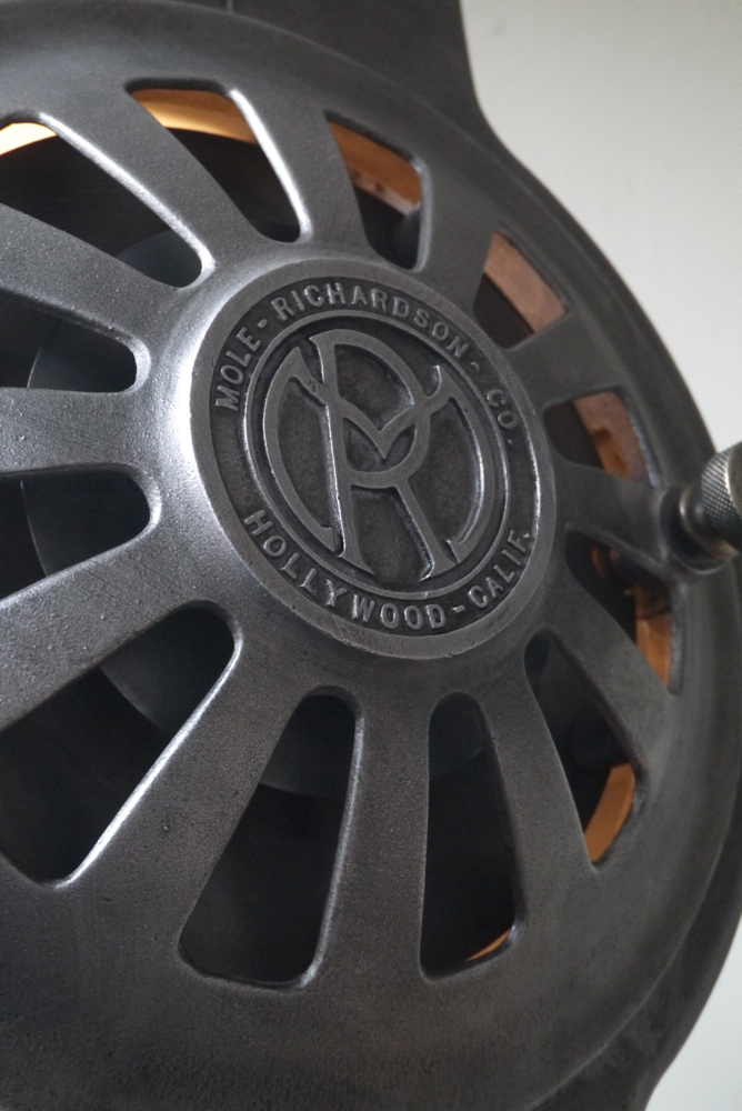 Ancien rare projecteur cinema hollywood Richardson 1930/40 pied cinema roulette – Image 11