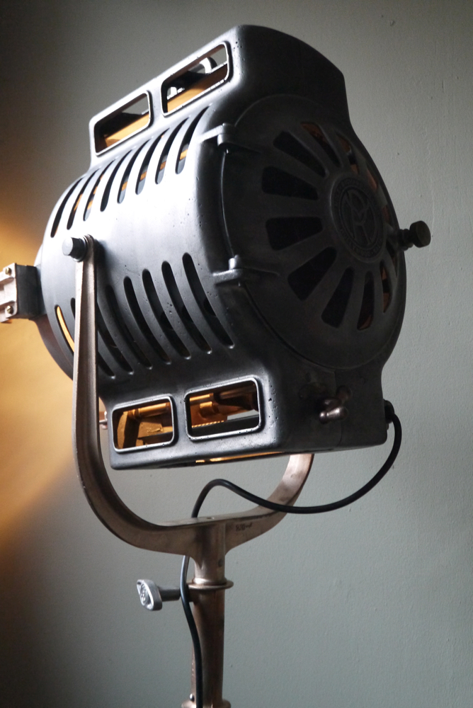 Ancien rare projecteur cinema hollywood Richardson 1930/40 pied cinema roulette – Image 12