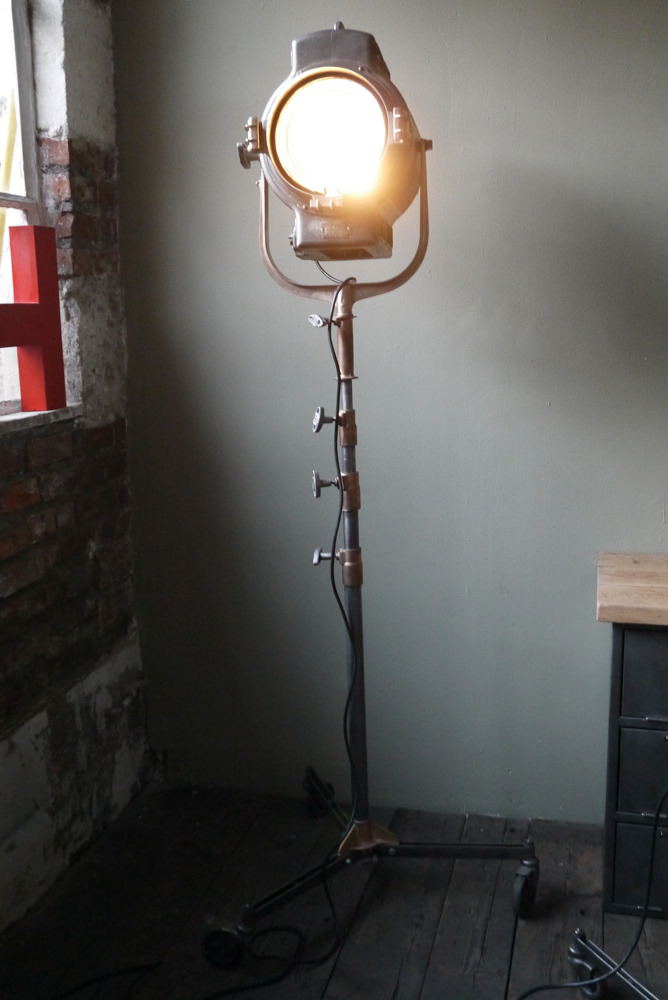 Ancien rare projecteur cinema hollywood Richardson 1930/40 pied cinema roulette – Image 15