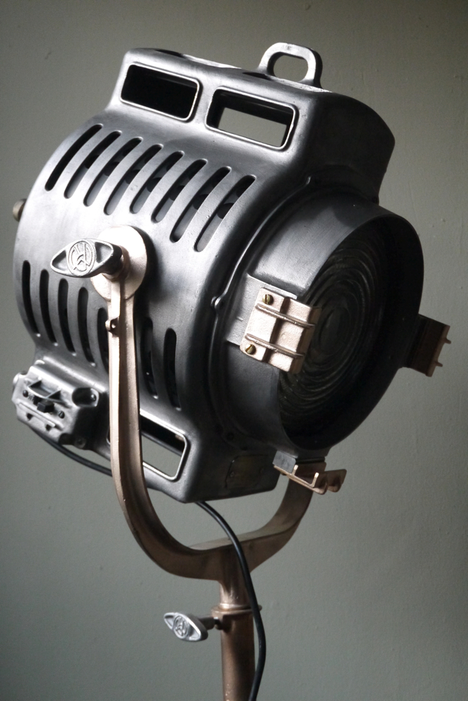 Ancien rare projecteur cinema hollywood Richardson 1930/40 pied cinema roulette – Image 16