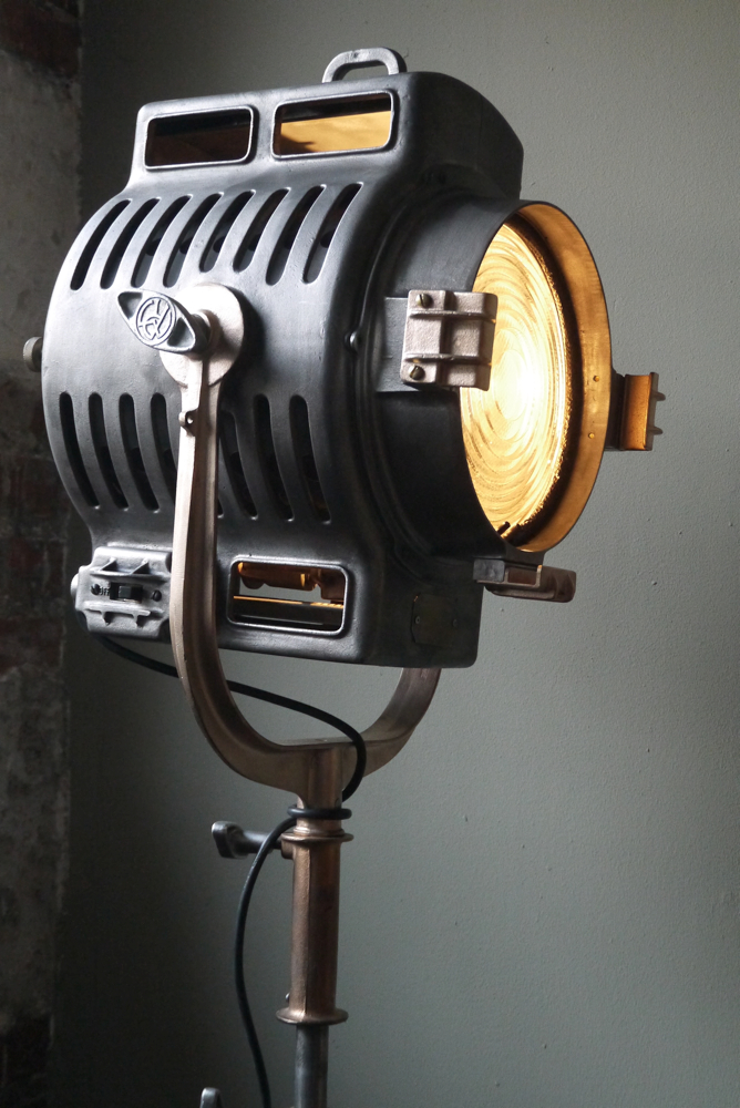 Ancien rare projecteur cinema hollywood Richardson 1930/40 pied cinema roulette – Image 2