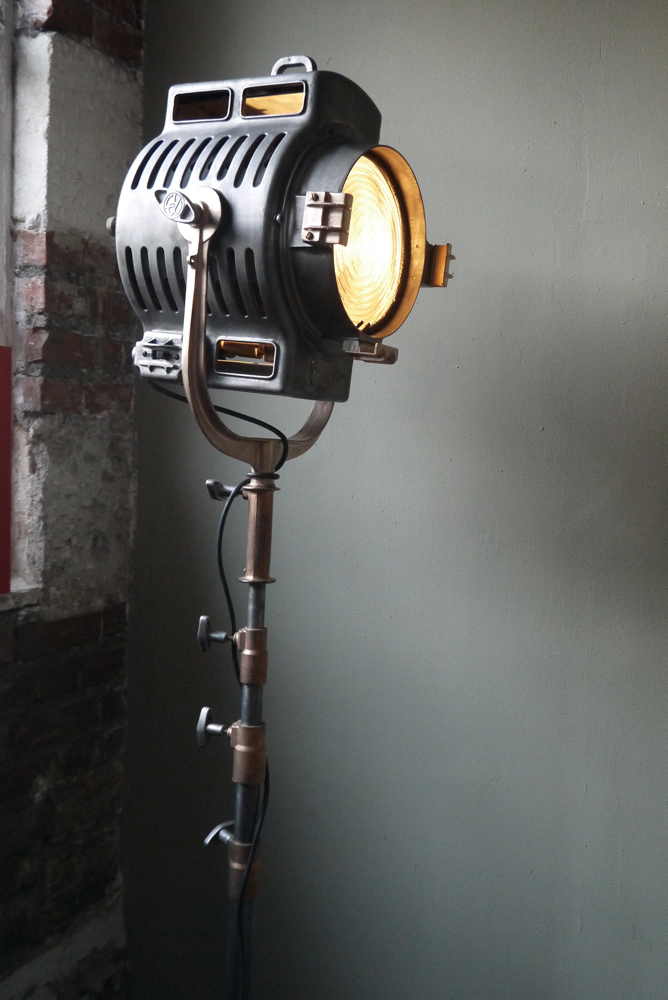 Ancien rare projecteur cinema hollywood Richardson 1930/40 pied cinema roulette – Image 4