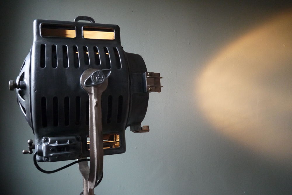 Ancien rare projecteur cinema hollywood Richardson 1930/40 pied cinema roulette – Image 23