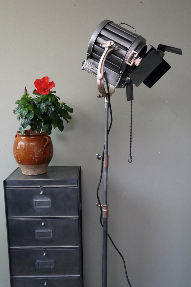 Tres rare ancien projecteur cinema hollywood Richardson 1930/40 pied cinema roulette – Image 3