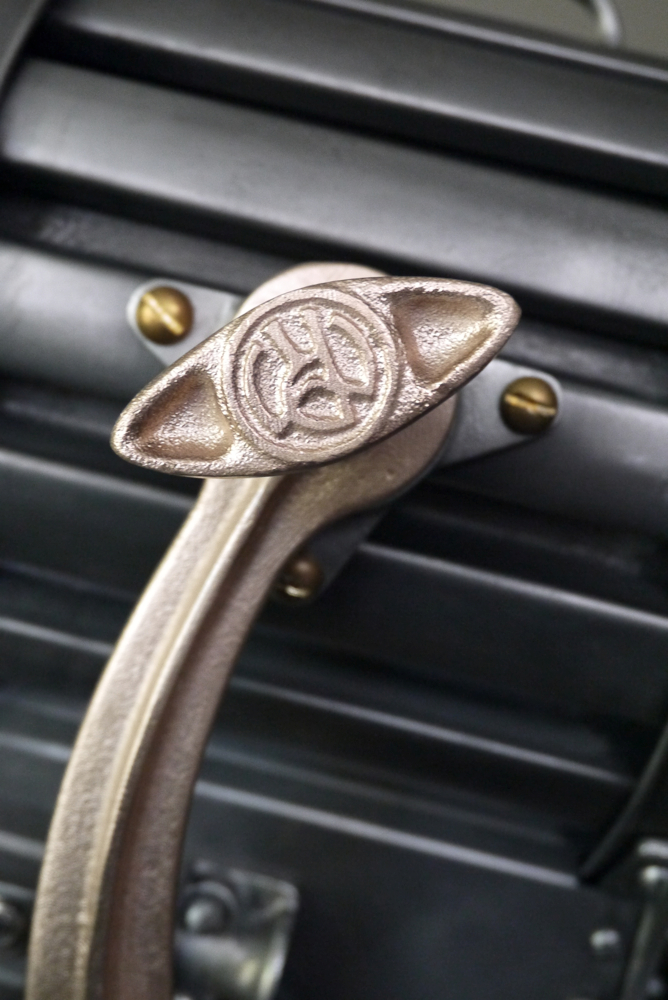 Tres rare ancien projecteur cinema hollywood Richardson 1930/40 pied cinema roulette – Image 8