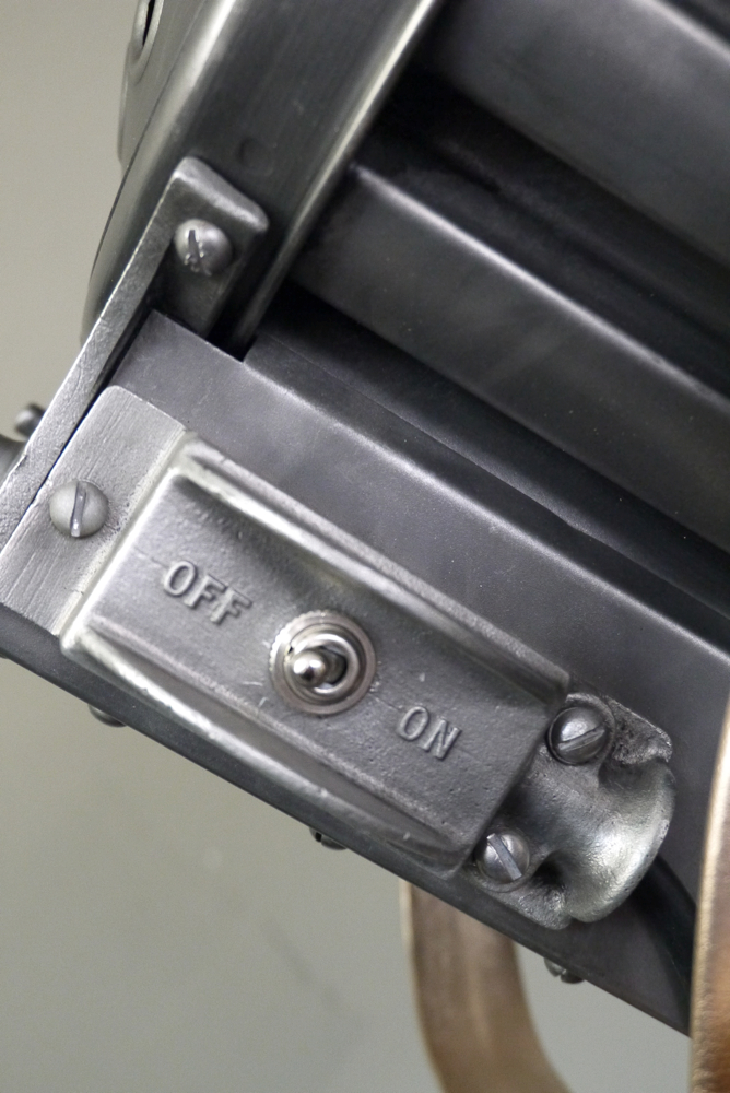 Tres rare ancien projecteur cinema hollywood Richardson 1930/40 pied cinema roulette – Image 10