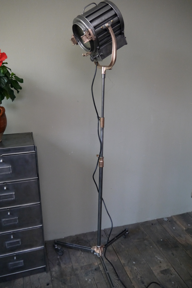 Tres rare ancien projecteur cinema hollywood Richardson 1930/40 pied cinema roulette – Image 19