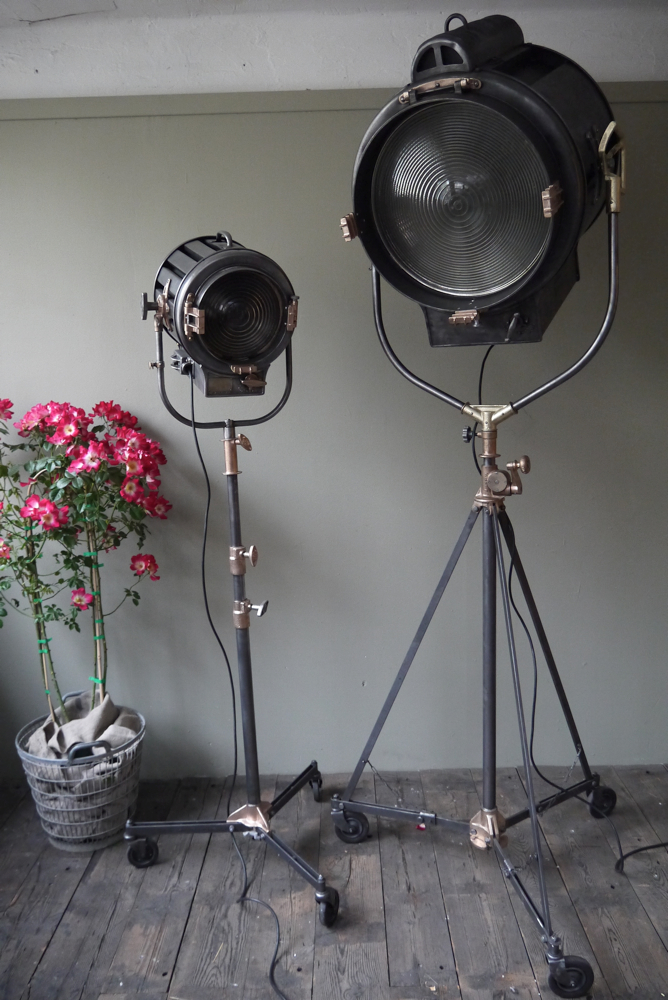 Ancien projecteur cinema hollywood Richardson 1930/40 pied cinema roulette – Image 6