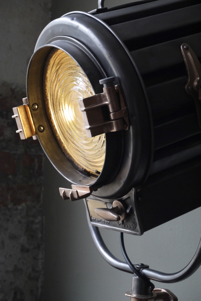 Ancien projecteur cinema hollywood Richardson 1930/40 pied cinema roulette – Image 4
