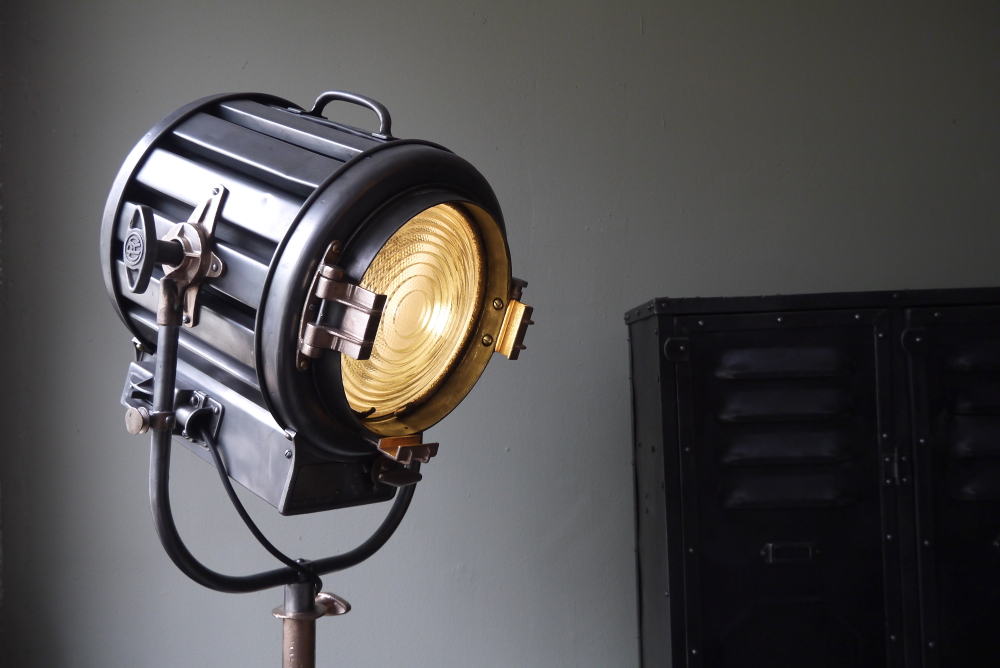 Ancien projecteur cinema hollywood Richardson 1930/40 pied cinema roulette – Image 5