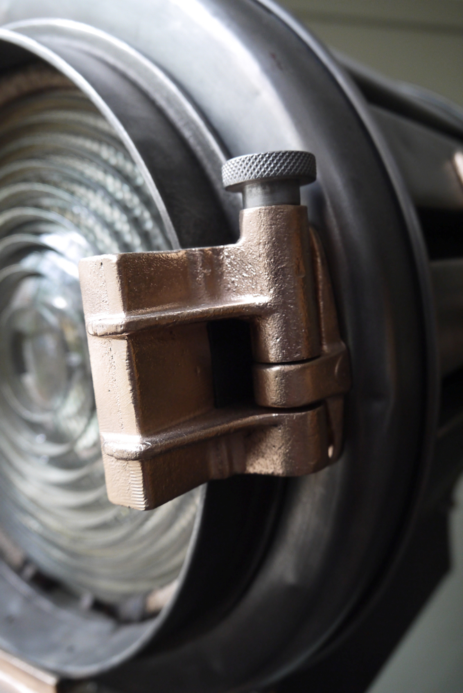 Ancien projecteur cinema hollywood Richardson 1930/40 pied cinema roulette – Image 10