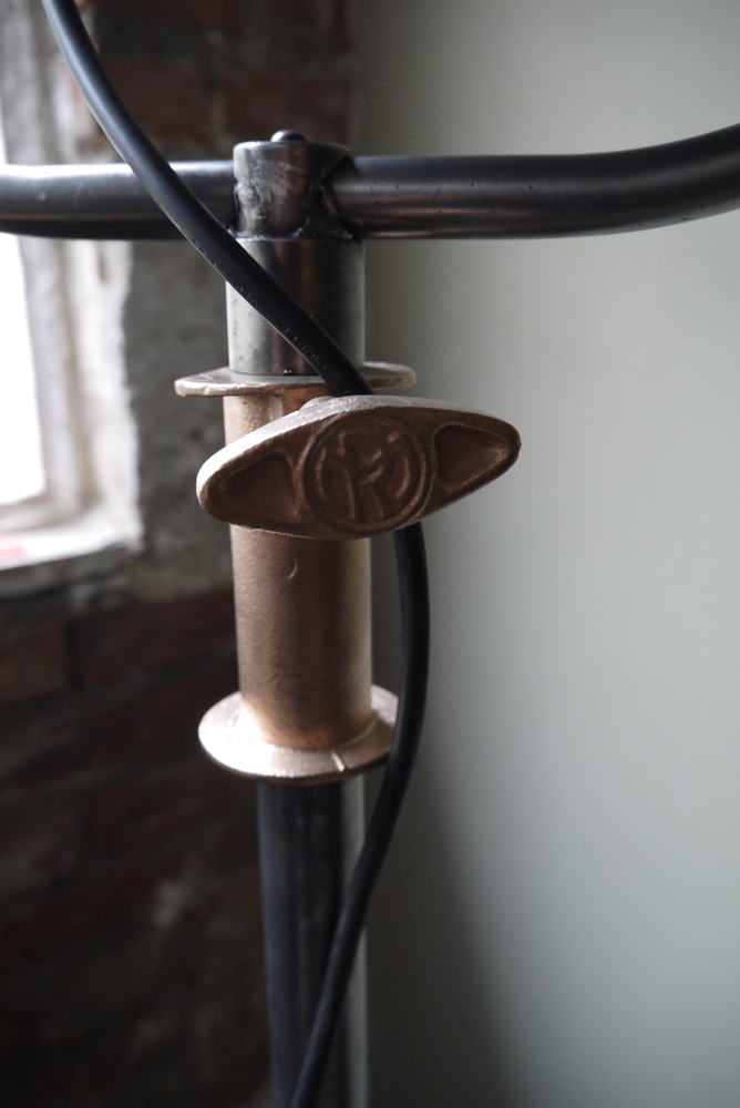 Ancien projecteur cinema hollywood Richardson 1930/40 pied cinema roulette – Image 20