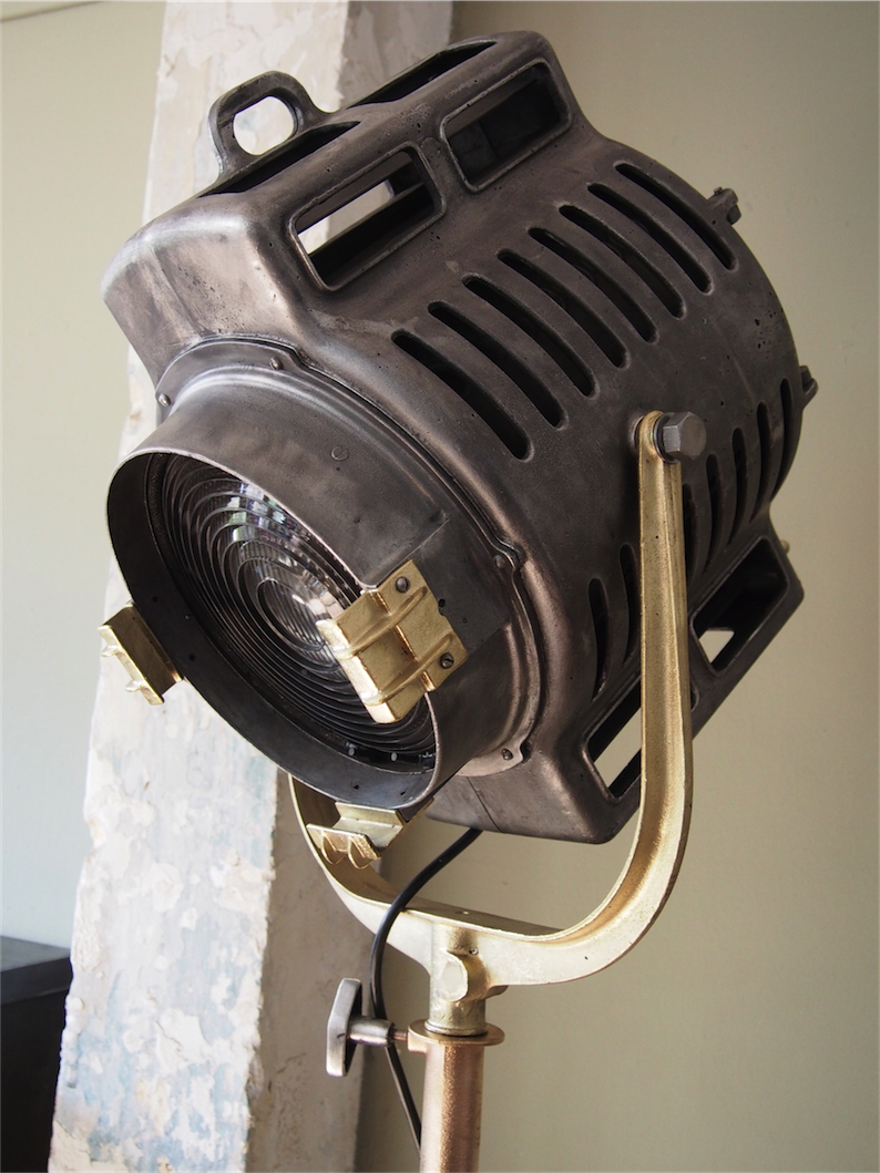 grand projecteur cinema MOLE RICHARDSON studio PINWOOD – Image 15