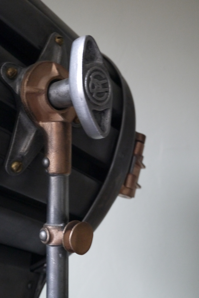 Ancien projecteur cinema hollywood Richardson 1930/40 pied cinema roulette – Image 9