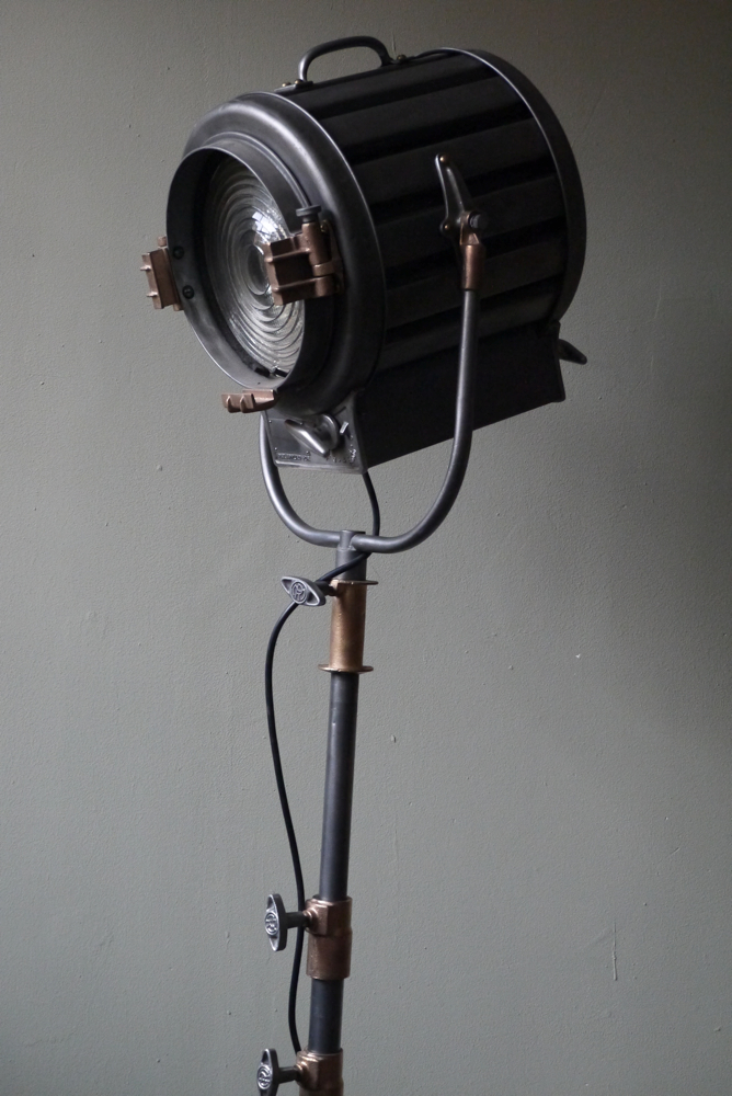 Ancien projecteur cinema hollywood Richardson 1930/40 pied cinema roulette – Image 3