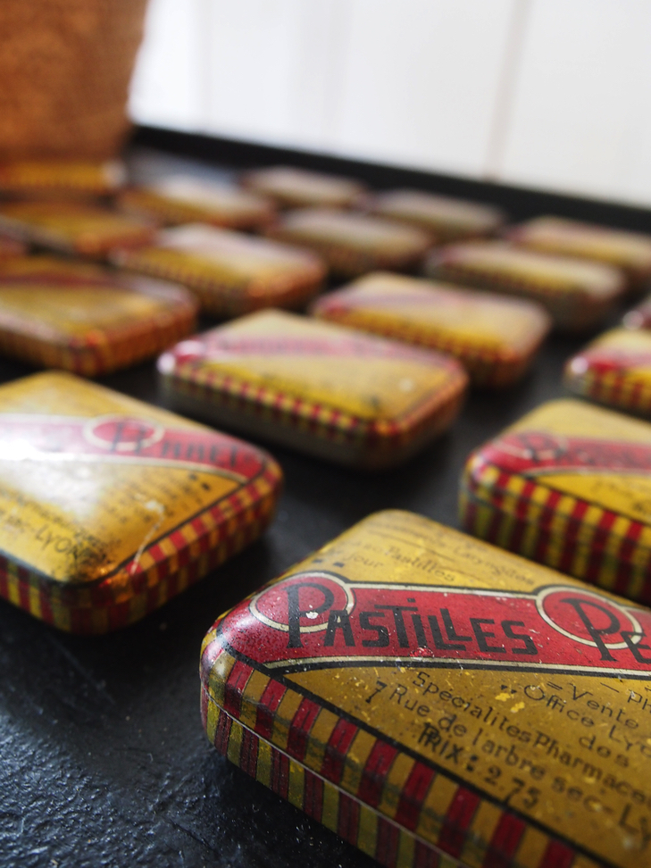 boite metal pastille perret stock vintage – Image 8