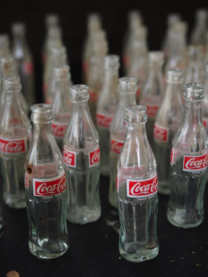 bouteille en verre miniature coca cola stock vintage – Image 3