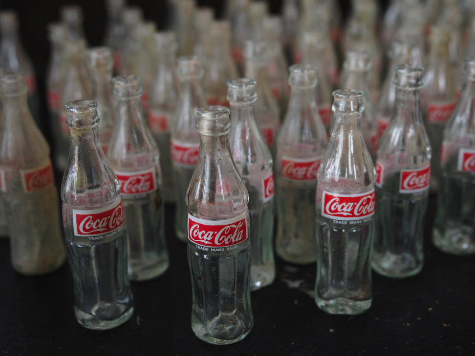 bouteille en verre miniature coca cola stock vintage – Image 6
