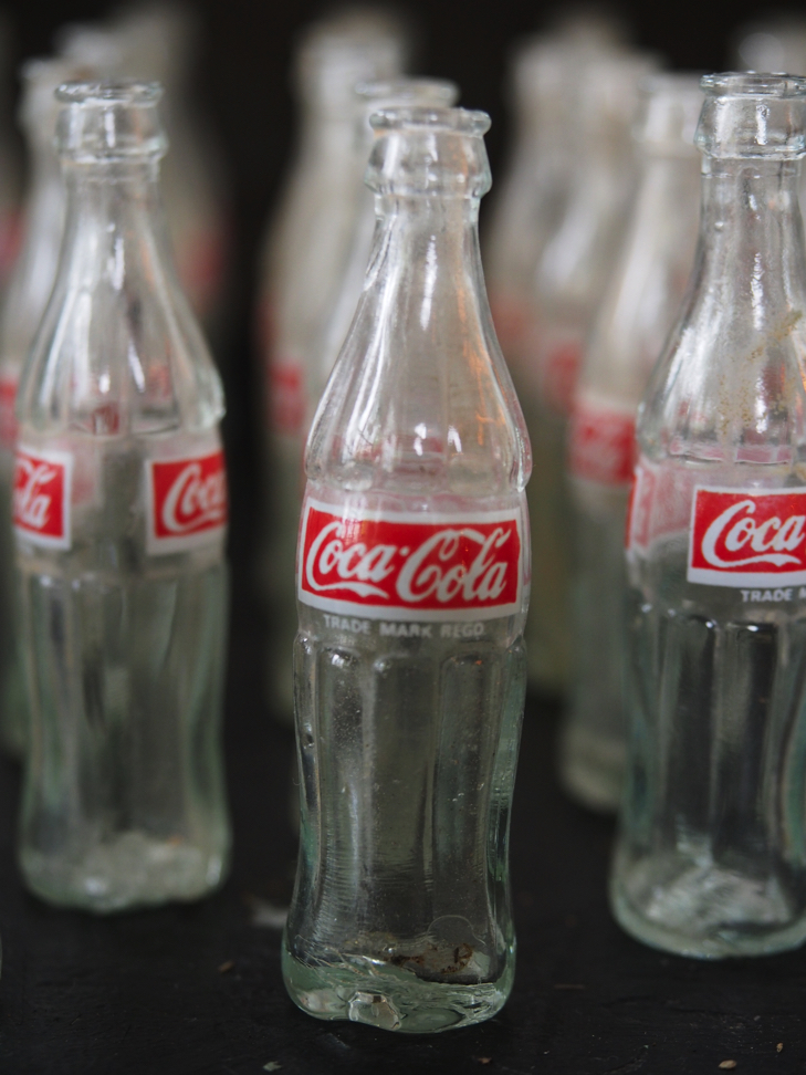 bouteille en verre miniature coca cola stock vintage – Image 8