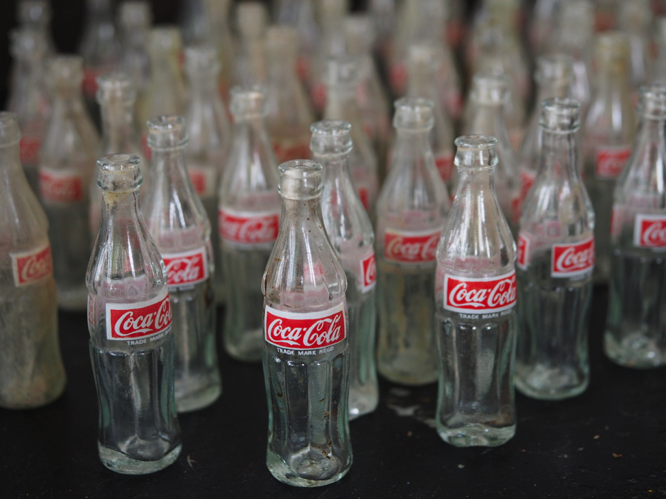bouteille en verre miniature coca cola stock vintage – Image 11