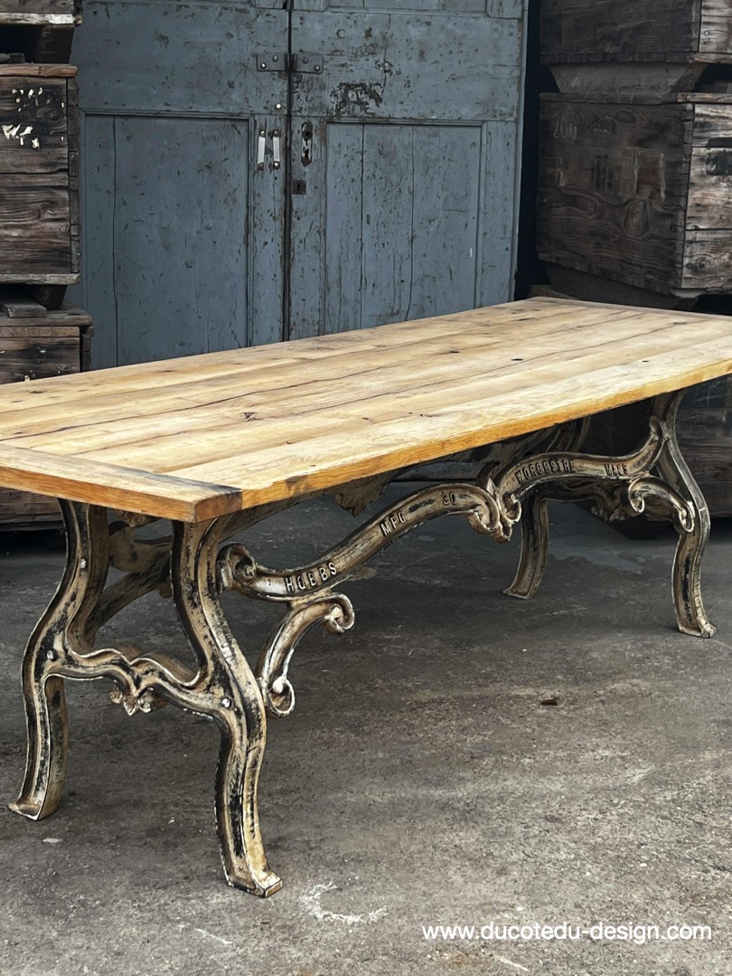 table industrielle plateau ancien chene massif pietement fonte patine americain – Image 2