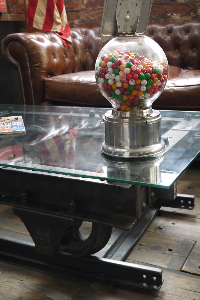 Table basse metal industrielle wagon de mine sur rail plateau de verre – Image 20