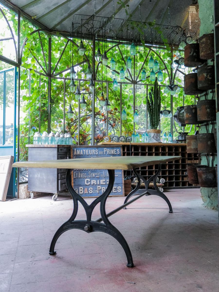 table industrielle plateau chene massif pietement fonte New York – Image 16