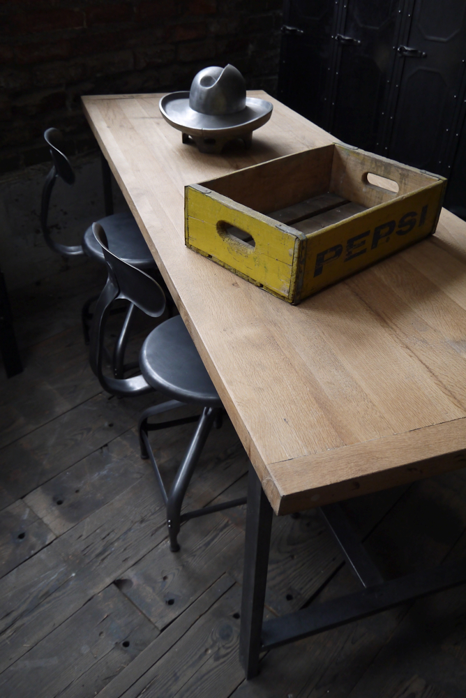 Table ou bureau metal industriel militaire plateau chene massif – Image 16