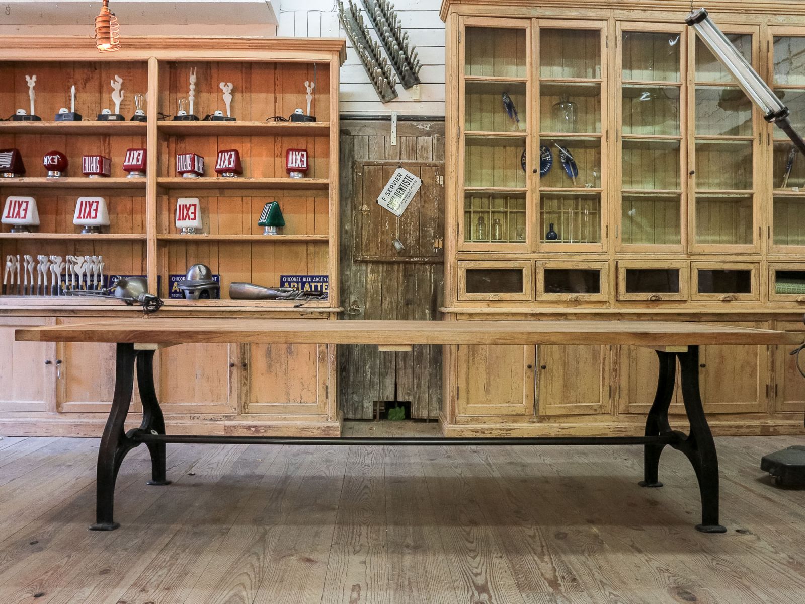 table industrielle plateau chene massif pietement fonte – Image 2