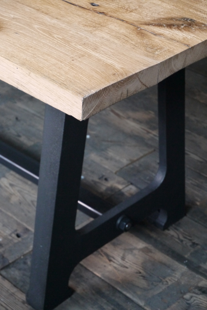 grande table industrielle plateau chene massif pietement fonte – Image 12