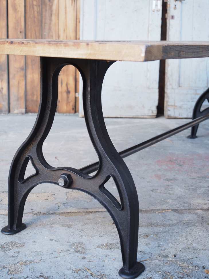 grande table industrielle plateau chene massif pietement fonte – Image 7