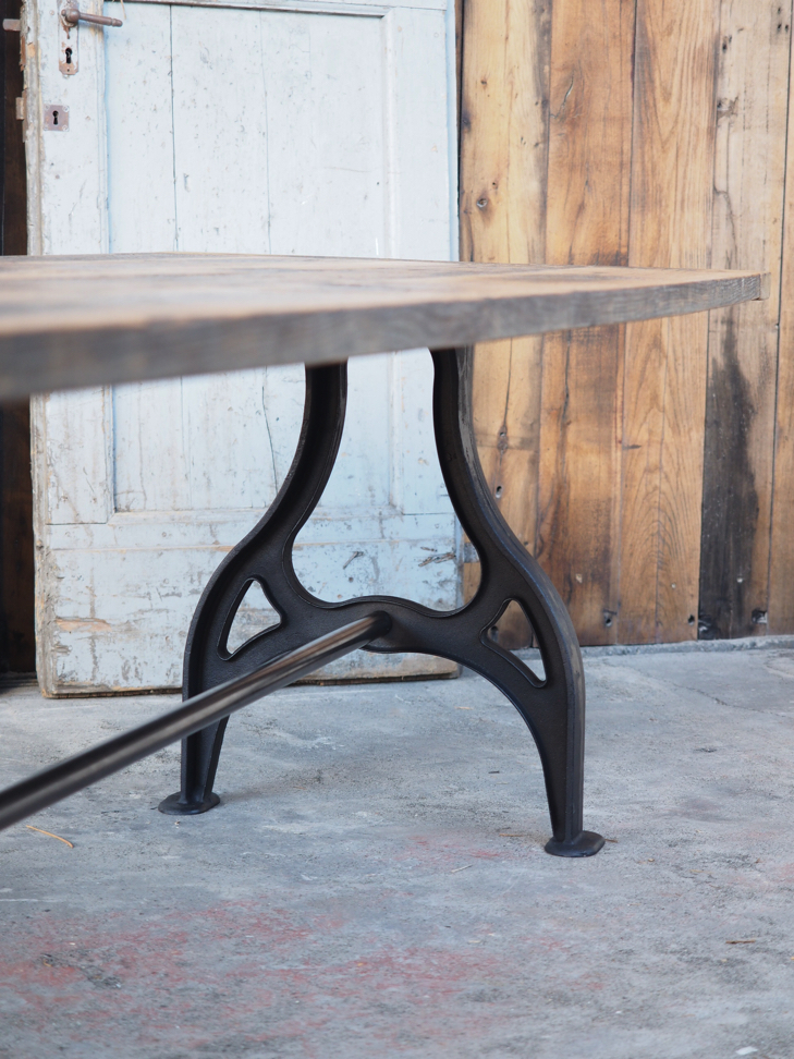 grande table industrielle plateau chene massif pietement fonte – Image 8