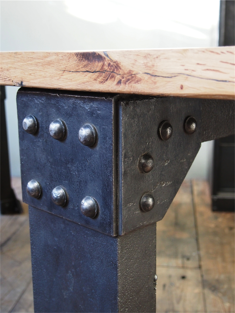 grande table industrielle plateau chene massif pietement metal Eiffel – Image 10