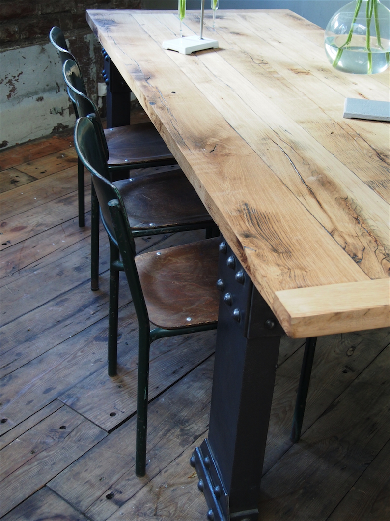 grande table industrielle plateau chene massif pietement metal Eiffel – Image 7