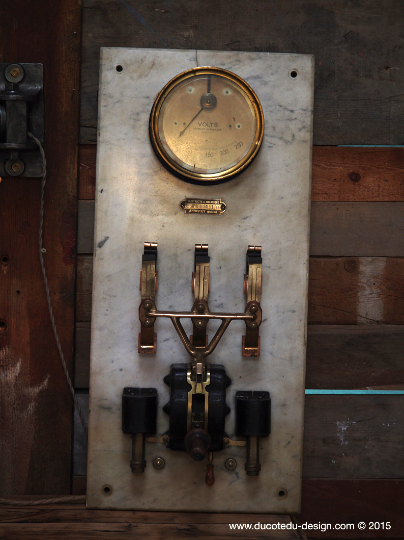 tres grand tableau electrique d'usine – Image 4