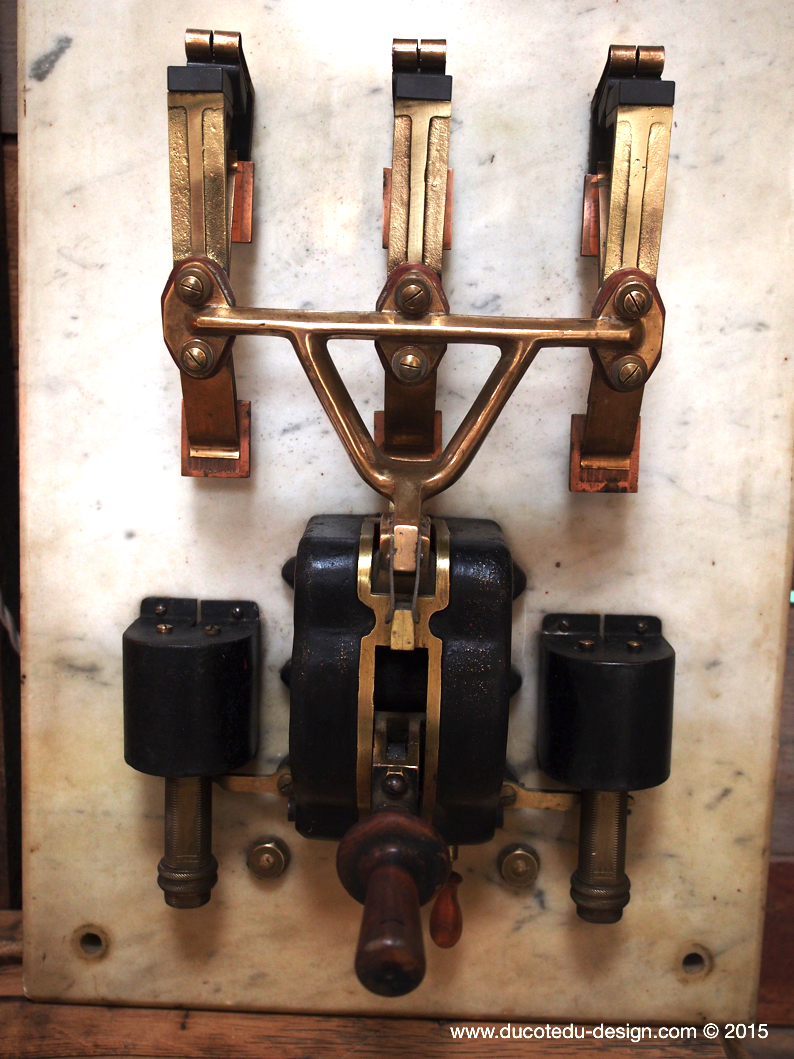 tres grand tableau electrique d'usine – Image 8