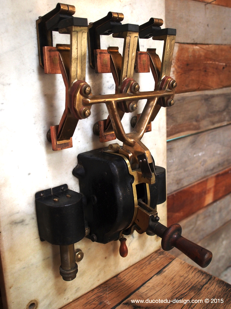 tres grand tableau electrique d'usine – Image 9